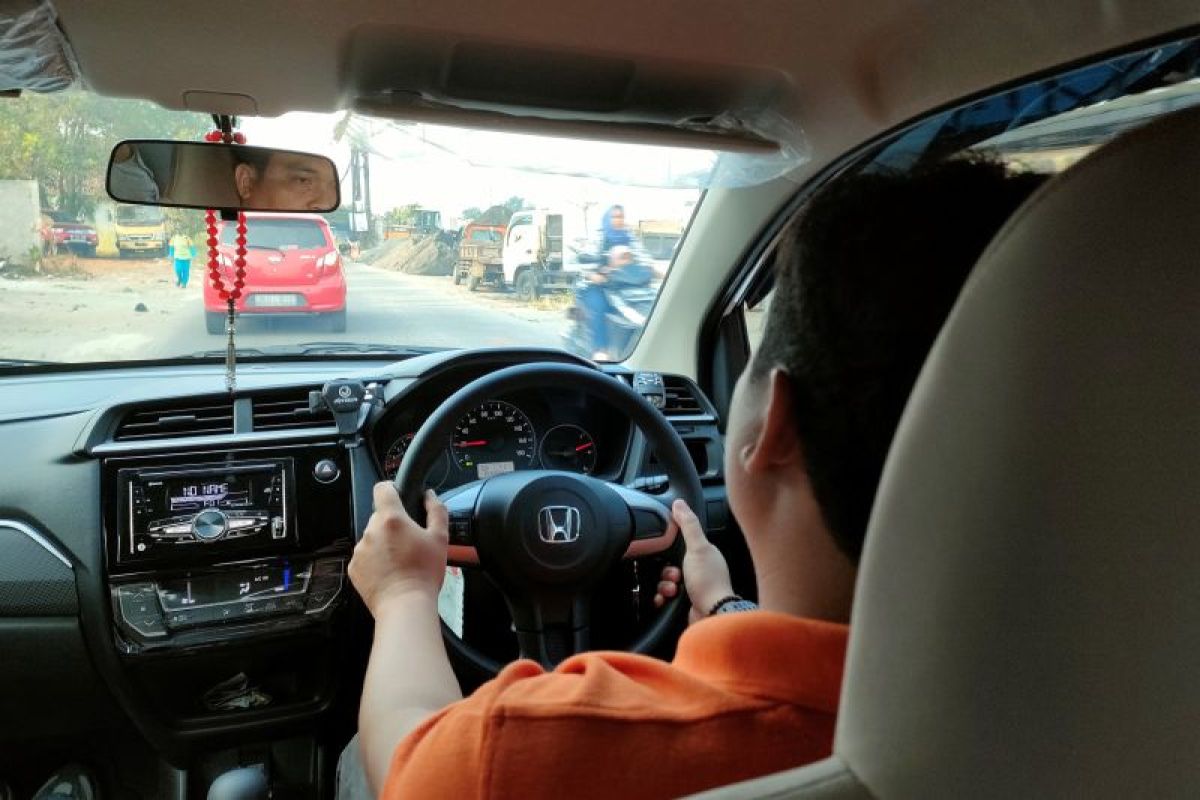 8 cara efektif hemat BBM mobil di tengah stok yang menipis