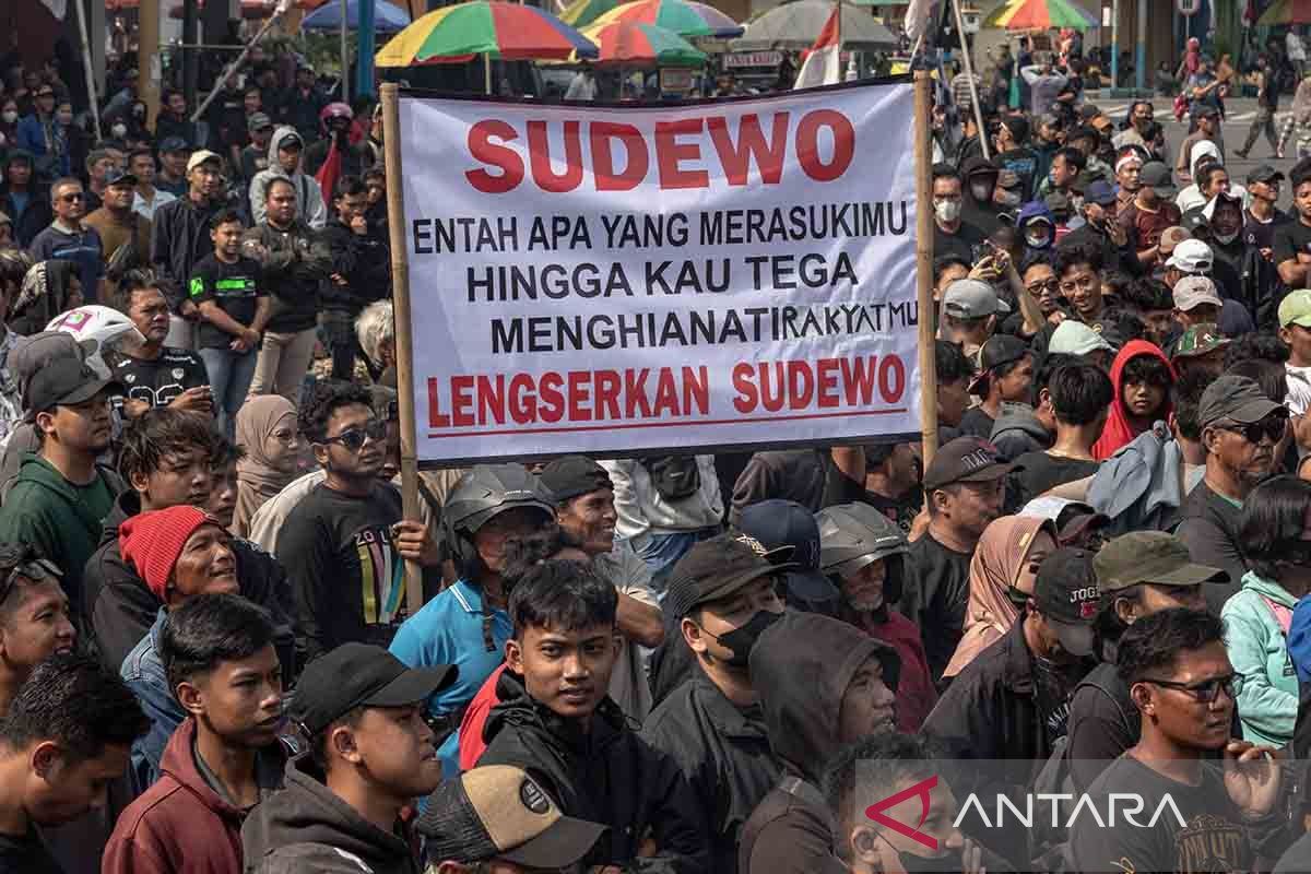 Alasan Bupati Pati Sudewo menolak untuk mengundurkan diri setelah mendapat protes.