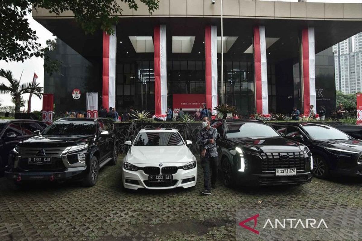 Daftar 22 Mobil Mewah yang Disita KPK Terkait OTT Wamenaker