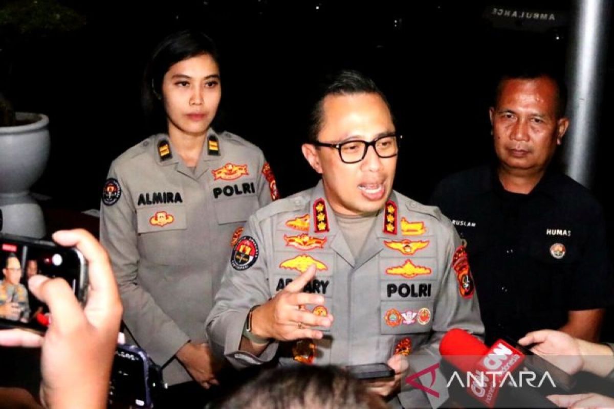 Kelompok tak dikenal langsung bertindak anarkis saat aksi di DPR