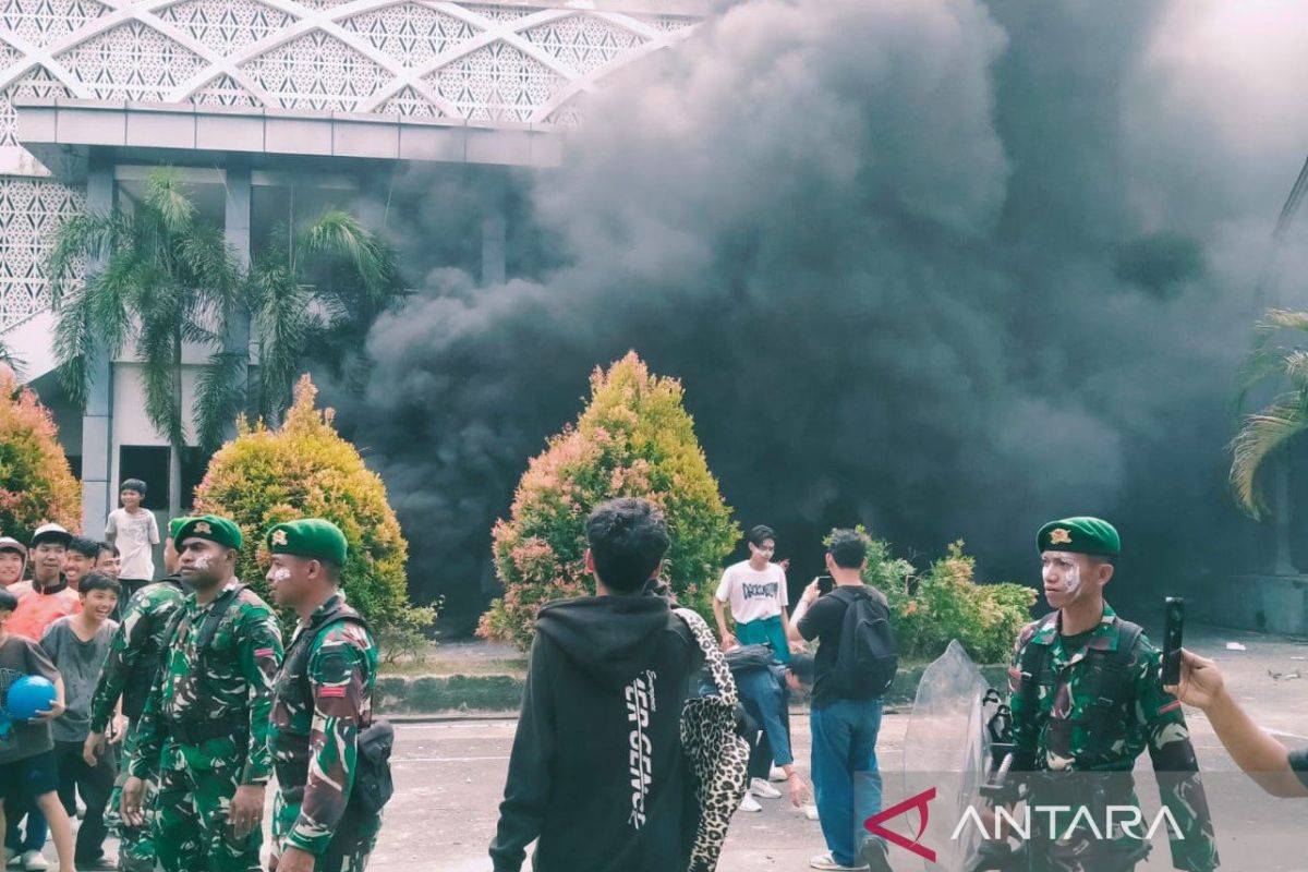 Kerugian akibat kebakaran Gedung DPRD NTB ditaksir capai puluhan miliar
