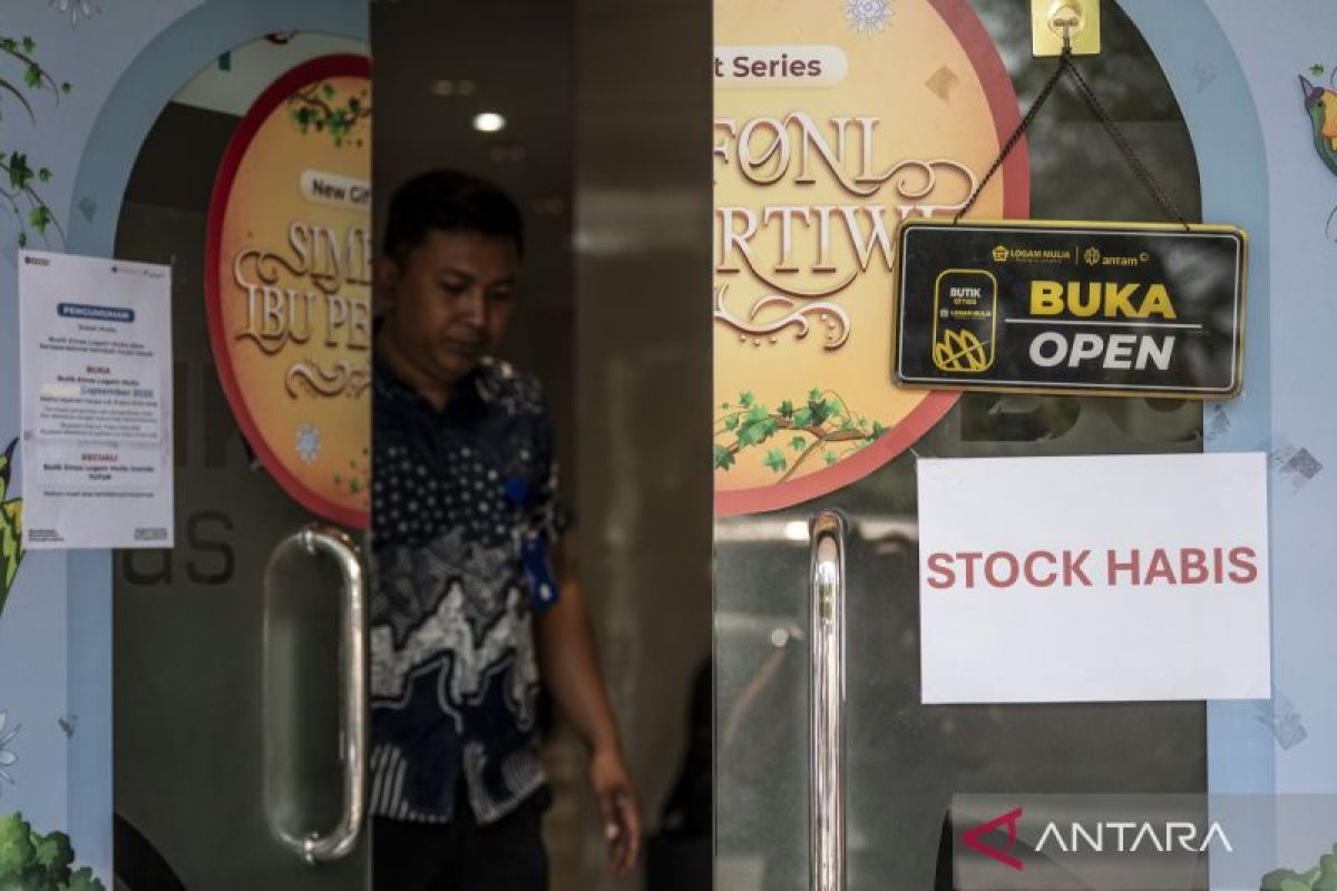Harga emas Antam turun tipis jadi Rp2,042 juta per gram