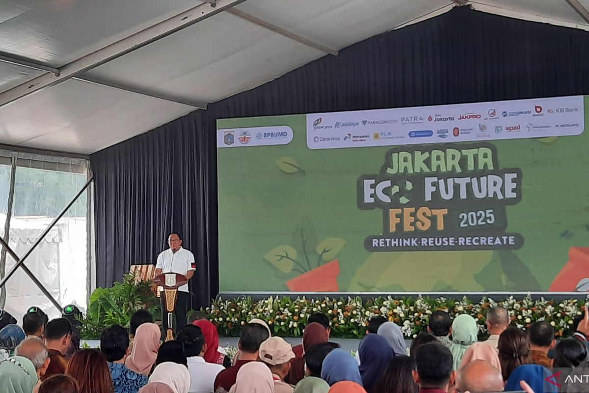 Sampah botol plastik bisa ditukar jadi voucer belanja di JEFF 2025