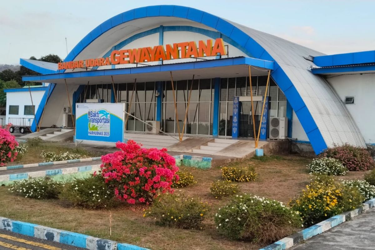 Bandara di Larantuka kembali beroperasi layani penerbangan
