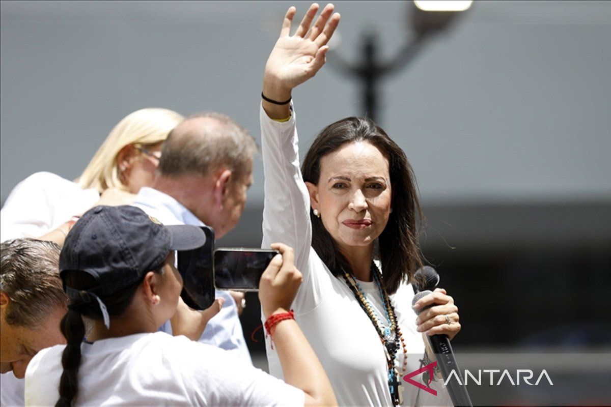 Tokoh oposisi umumkan kembali ke Venezuela, ikuti transisi politik