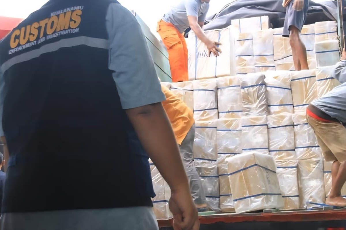 Pelaku rokok ilegal bisa dipenjara hingga 5 tahun, berikut pasal yang menjeratnya. Pelaku rokok ilegal bisa dipenjara hingga 5 tahun, berikut pasal yang menjeratnya.