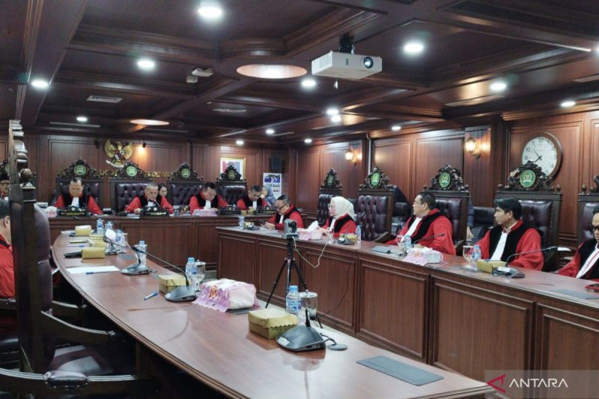 MKD putuskan Sahroni-Eko Patrio langgar kode etik dan tetap nonaktif