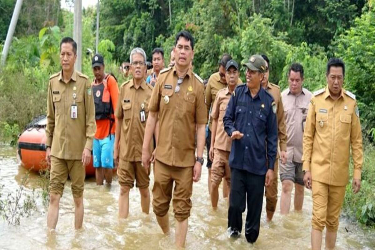 Bupati Barut instruksikan PUPR kaji penanganan banjir berkelanjutan