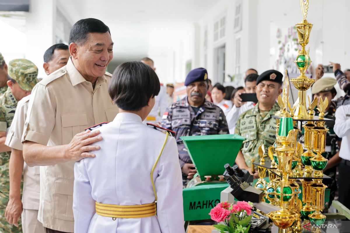 Menhan Sjafrie tinjau Universitas Pertahanan di Belu
