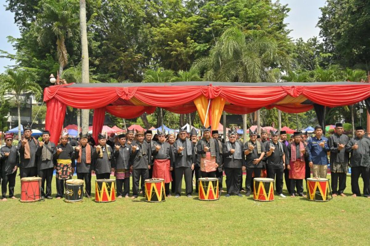 Silek tradisi Minangkabau ekstrakurikuler wajib di SMA/SMK/SLB Sumbar