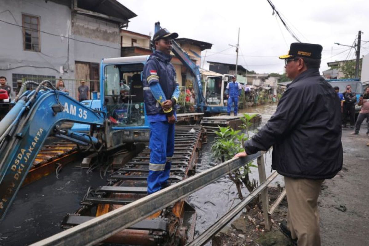 DKI kemarin, layanan kesehatan korban banjir hingga pembangunan embung