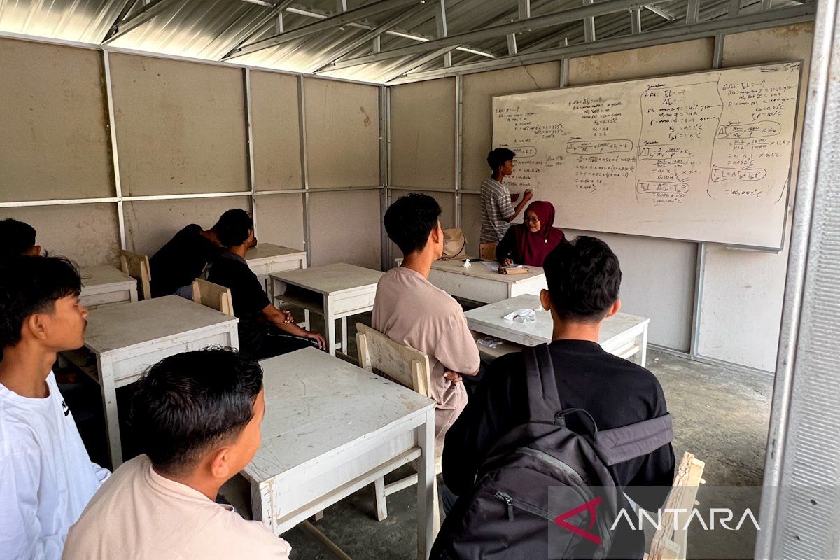 SMAN 1 Baktiya Aceh Utara optimalkan pembelajaran di kelas darurat