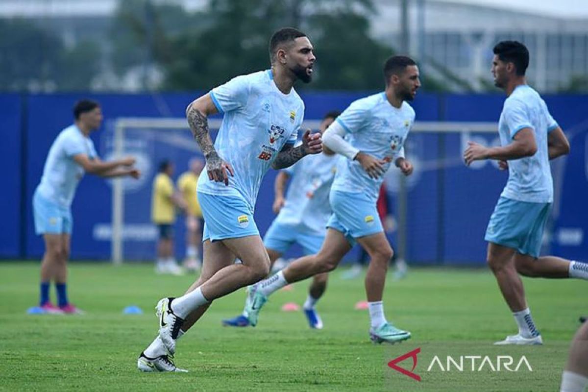 Layvin Kurzawa jalani latihan perdana bersama Persib Bandung