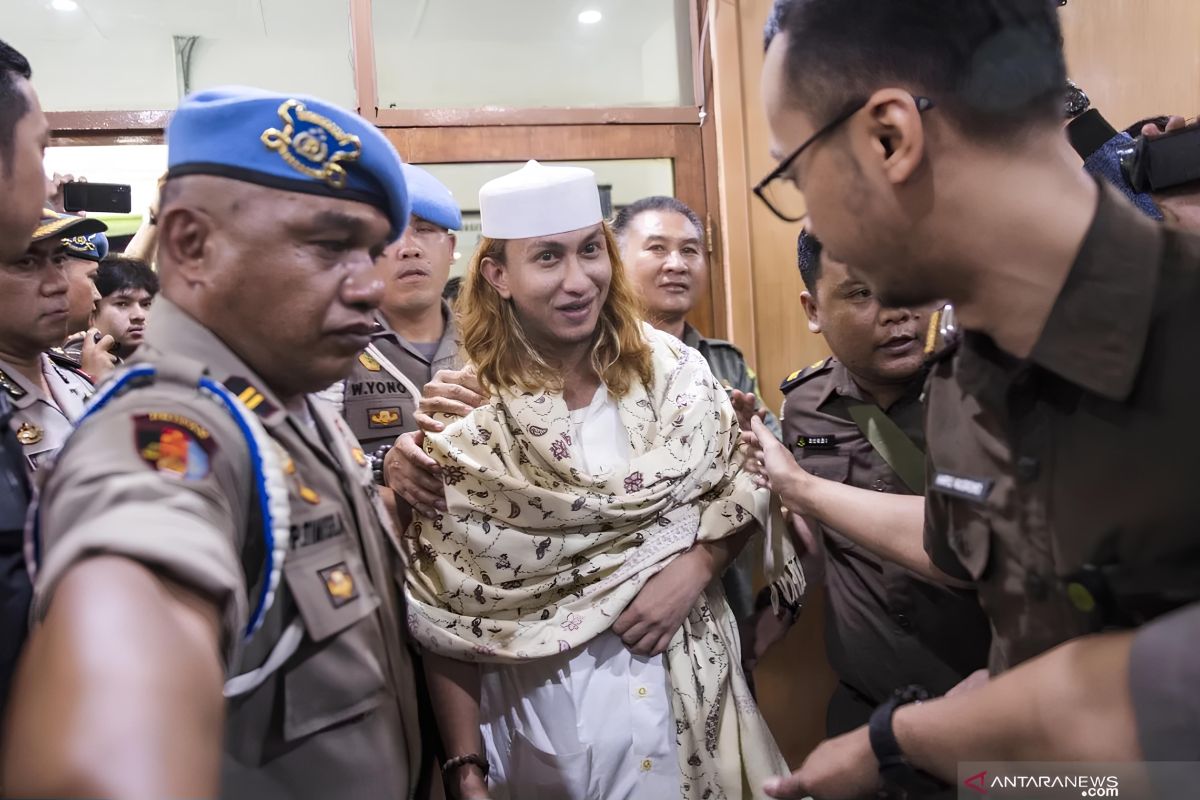 Polisi tetapkan Bahar bin Smith tersangka penganiayaan