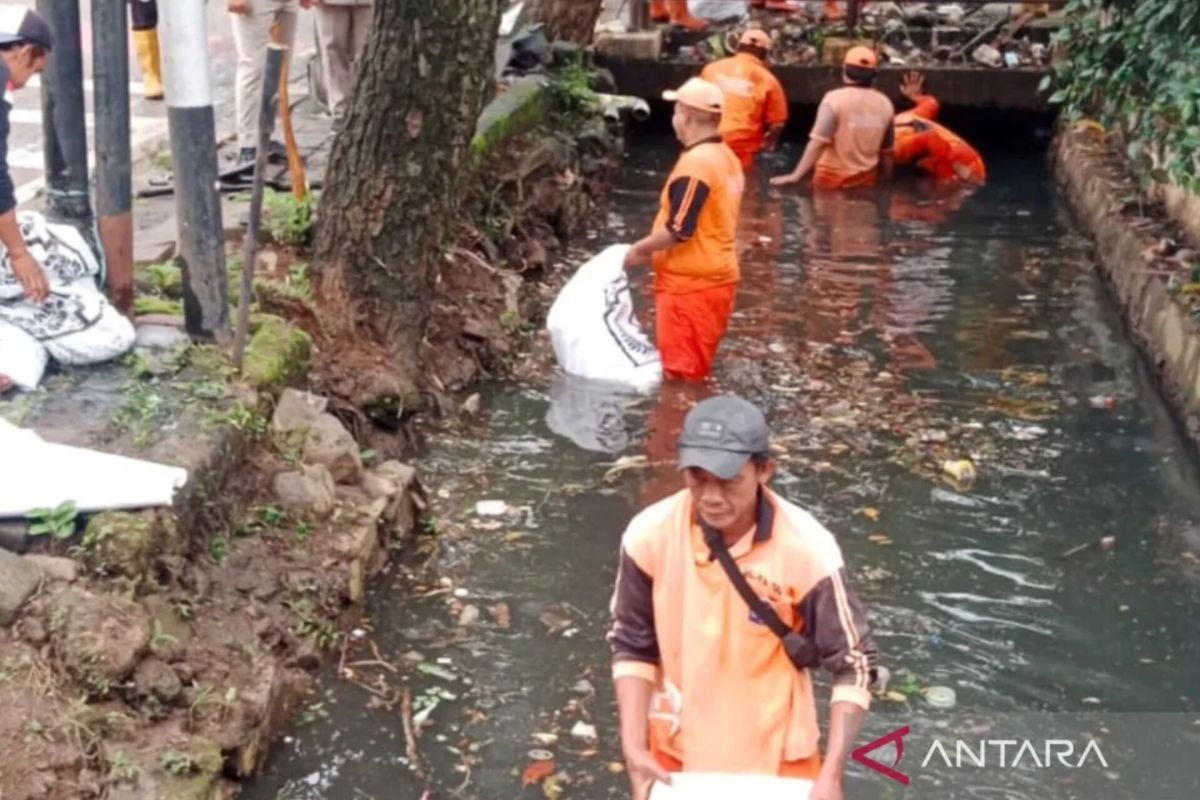 Pentingnya embung dan saringan sampah untuk atasi banjir di Ciracas