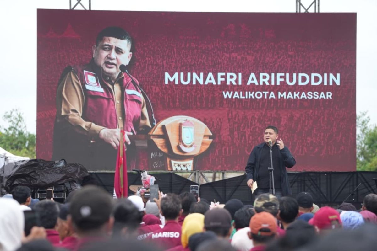 Wali Kota Makassar tekankan pelayanan dan kebersihan kepada RT/RW