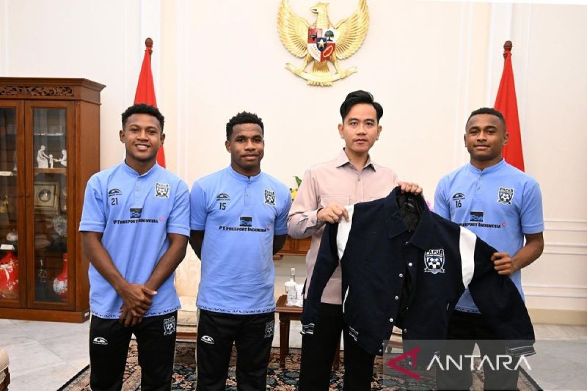 Wapres beri wejangan atlet sepak bola Papua yang akan TC di Austria