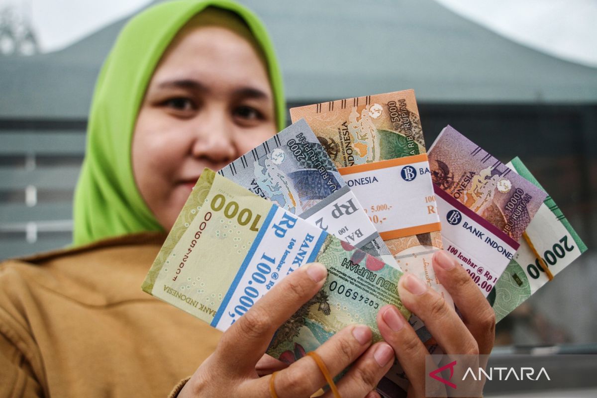 Rupiah pada Selasa pagi menguat jadi Rp16.861 per dolar AS