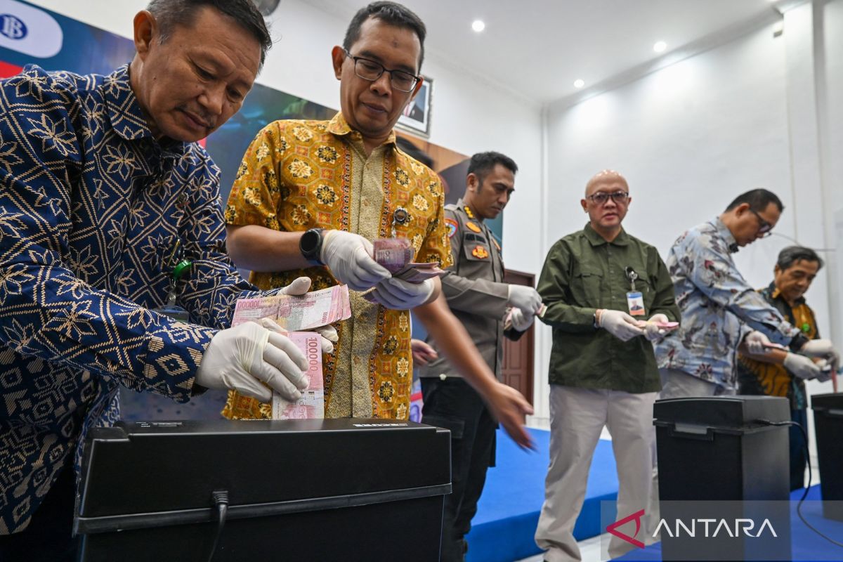 BI musnahkan uang rupiah tidak asli di Palu