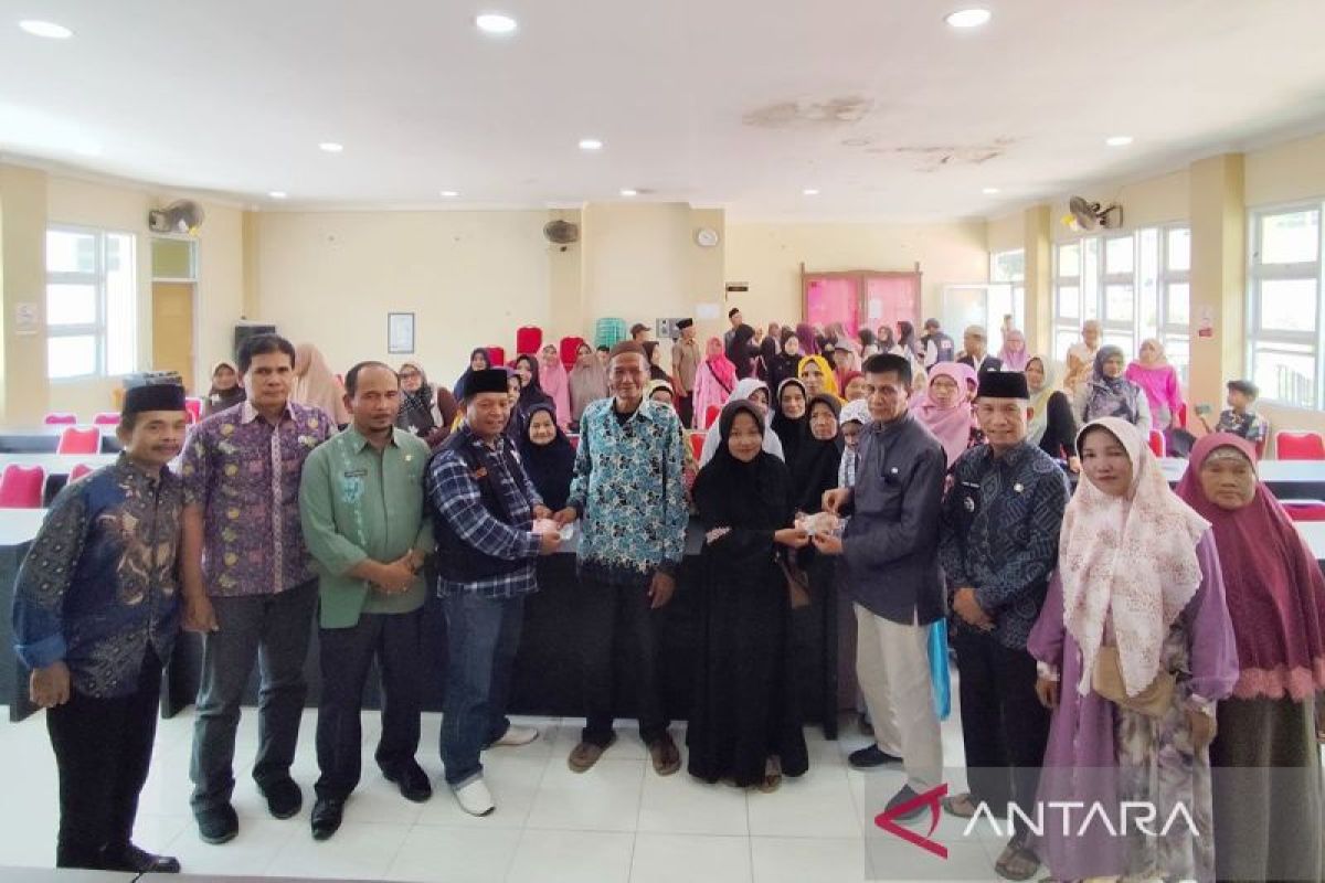 Pemkab Agam salurkan bantuan untuk 358 korban bencana hidrometeorologi