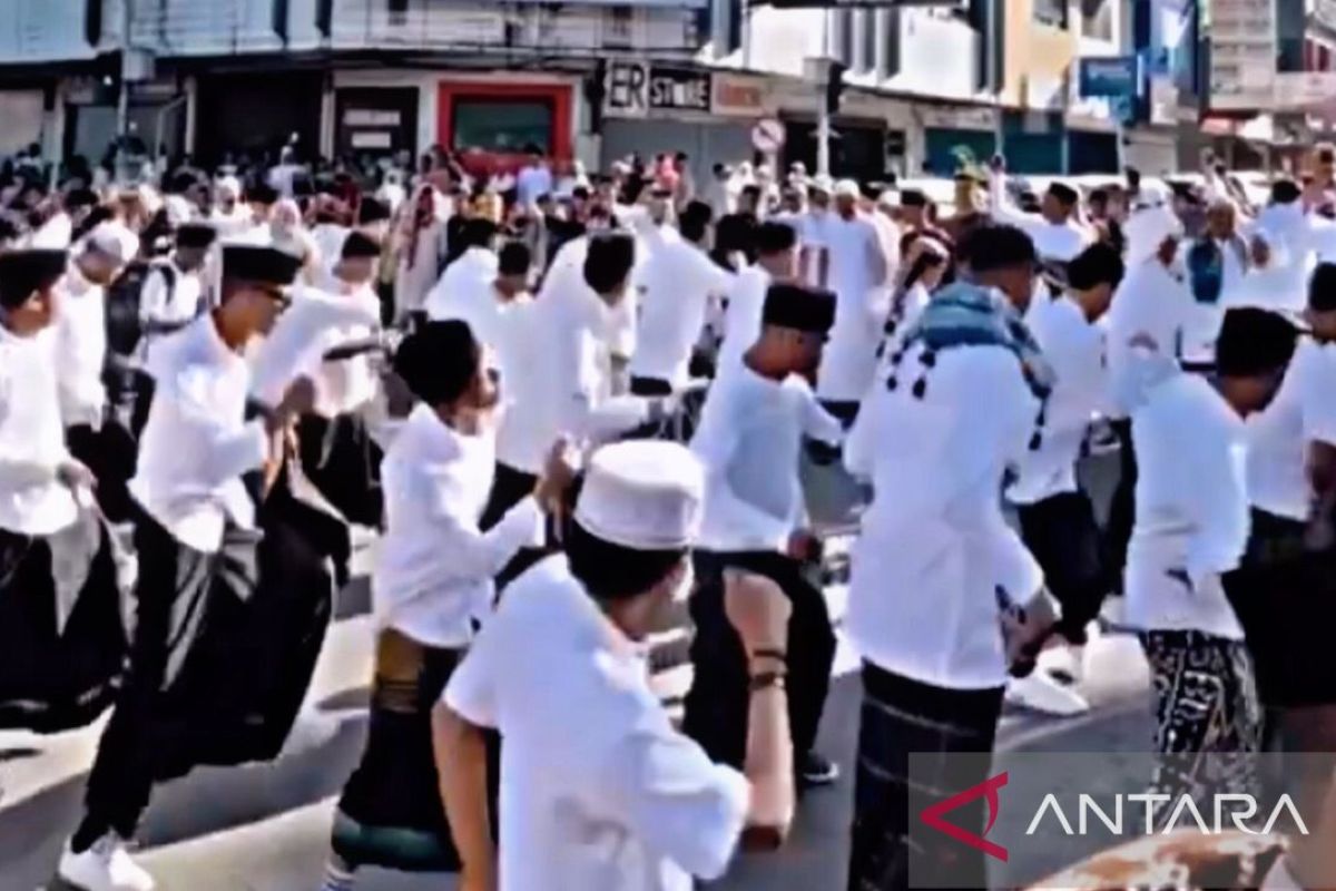Mendendangkan Samrah di tengah arus modernisasi di Maluku