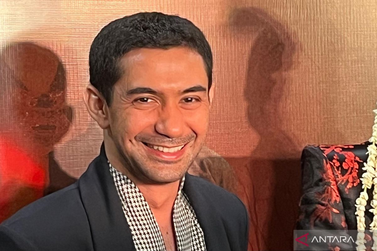 Reza Rahadian cerita terlibat dalam film “Suzzanna” terbaru 