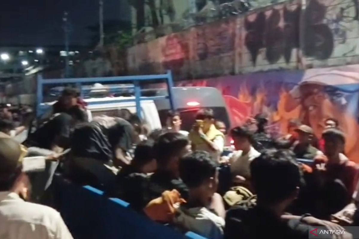 Patroli gabungan di Jatinegara amankan 126 remaja cegah tawuran