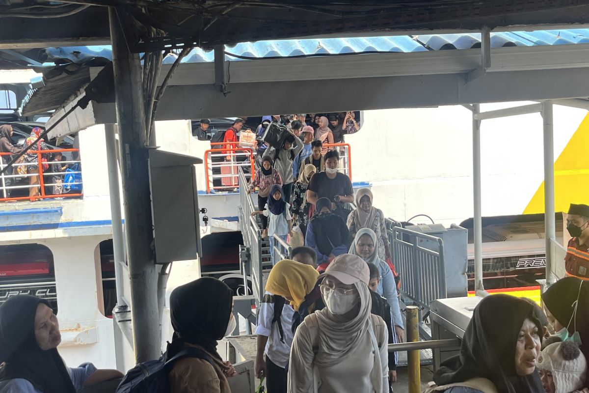 Arus pemudik di Pelabuhan Bakauheni terpantau ramai lancar, H-6 Lebaran