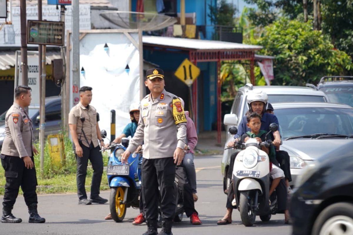 Arus balik kendaraan di jalur Gentong Tasikmalaya padat merayap