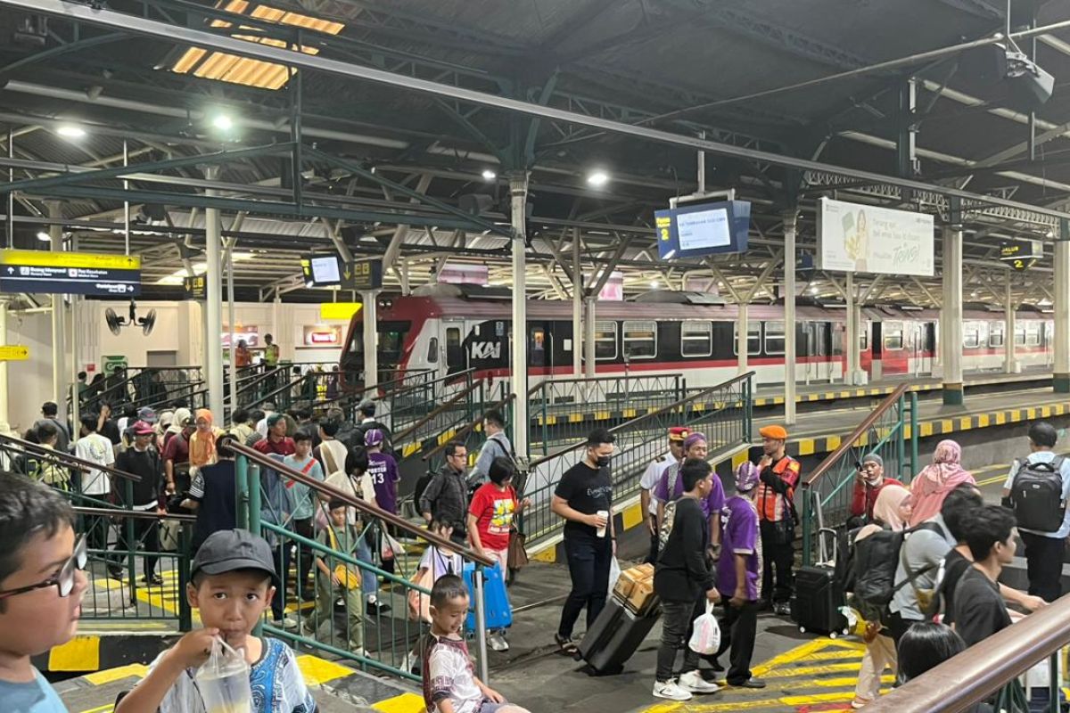 KAI Daop 6 sampaikan permohonan maaf KA 45 Taksaka batal berangkat