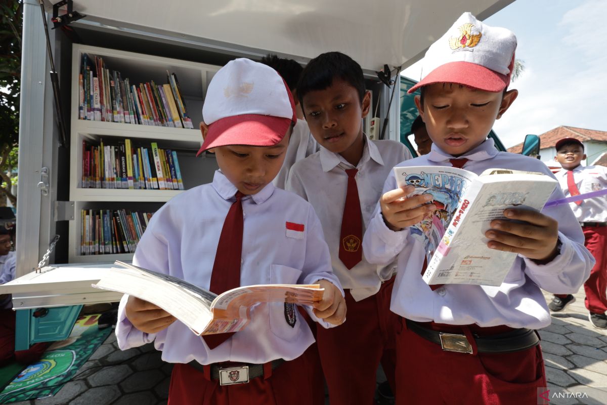 Orang tua terlibat sejak awal dalam pendidikan anak di era digital