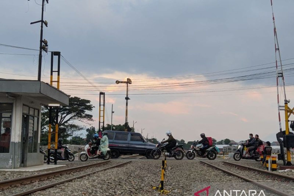 64 Perlintasan Liar Tak Berpintu, Bandung Barat Segera Kaji Palang Otomatis
