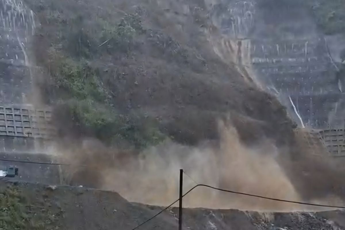 Longsor Hantam PLTA Upper Cisokan: Pekerja Selamat Berkat Hari Libur!
