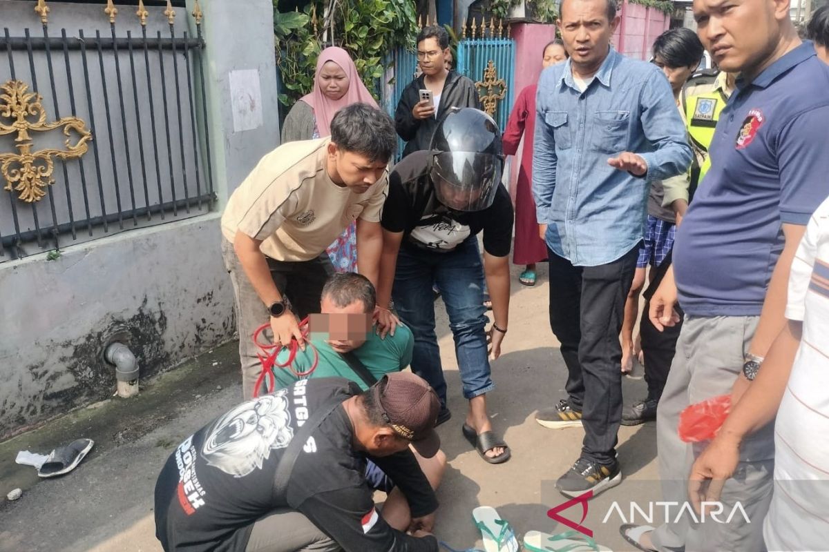 Polisi tangkap pria yang menusuk seorang ibu rumah tangga di Tangsel