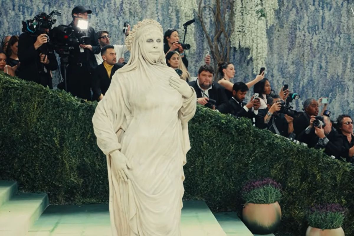 Tantangan besar yang dihadapi pesohor berbusana unik di Met Gala