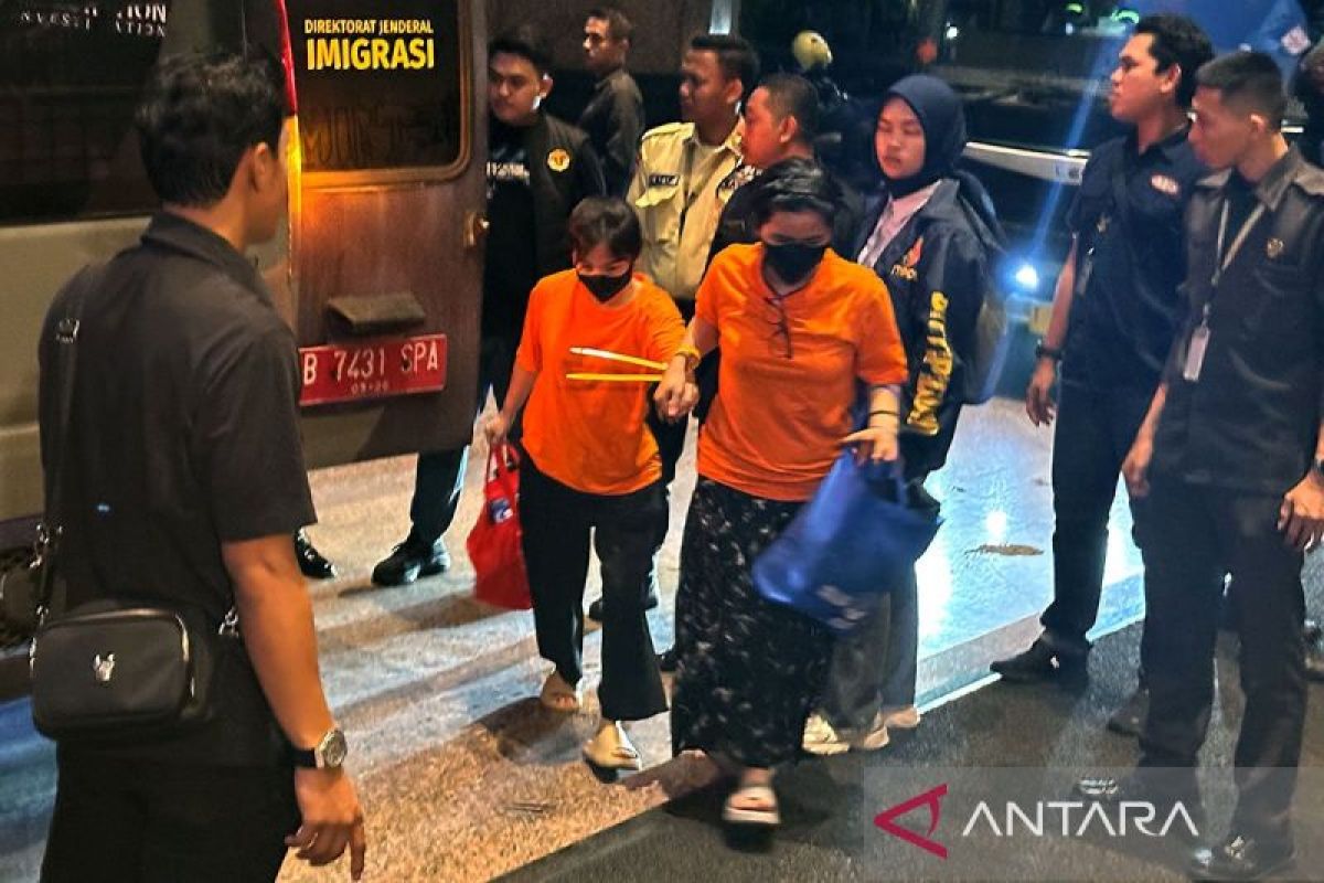 Polri Titipkan 320 WNA Kasus Judi Online ke Imigrasi