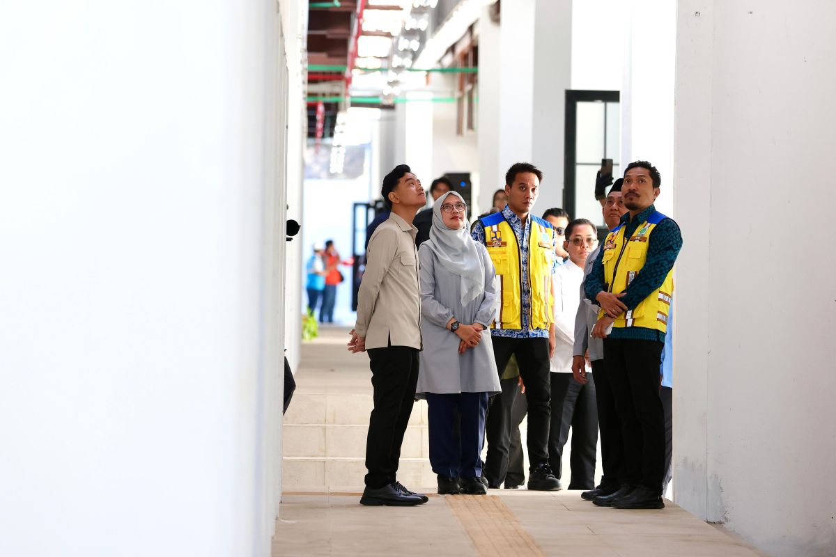 Wapres Gibran tinjau progres revitalisasi Pasar Banyuwangi