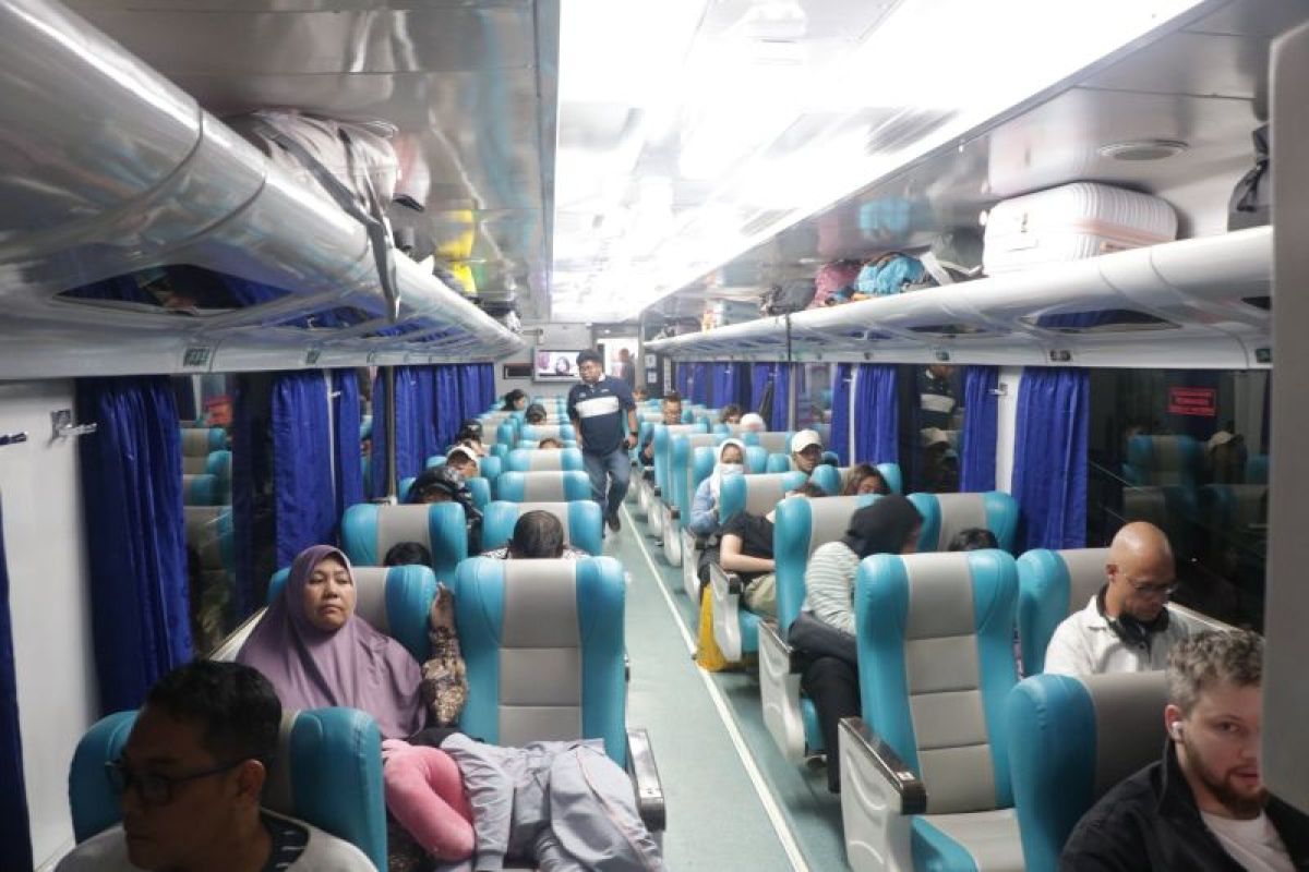 Cara dapat diskon tiket kereta api 20 persen untuk lansia
