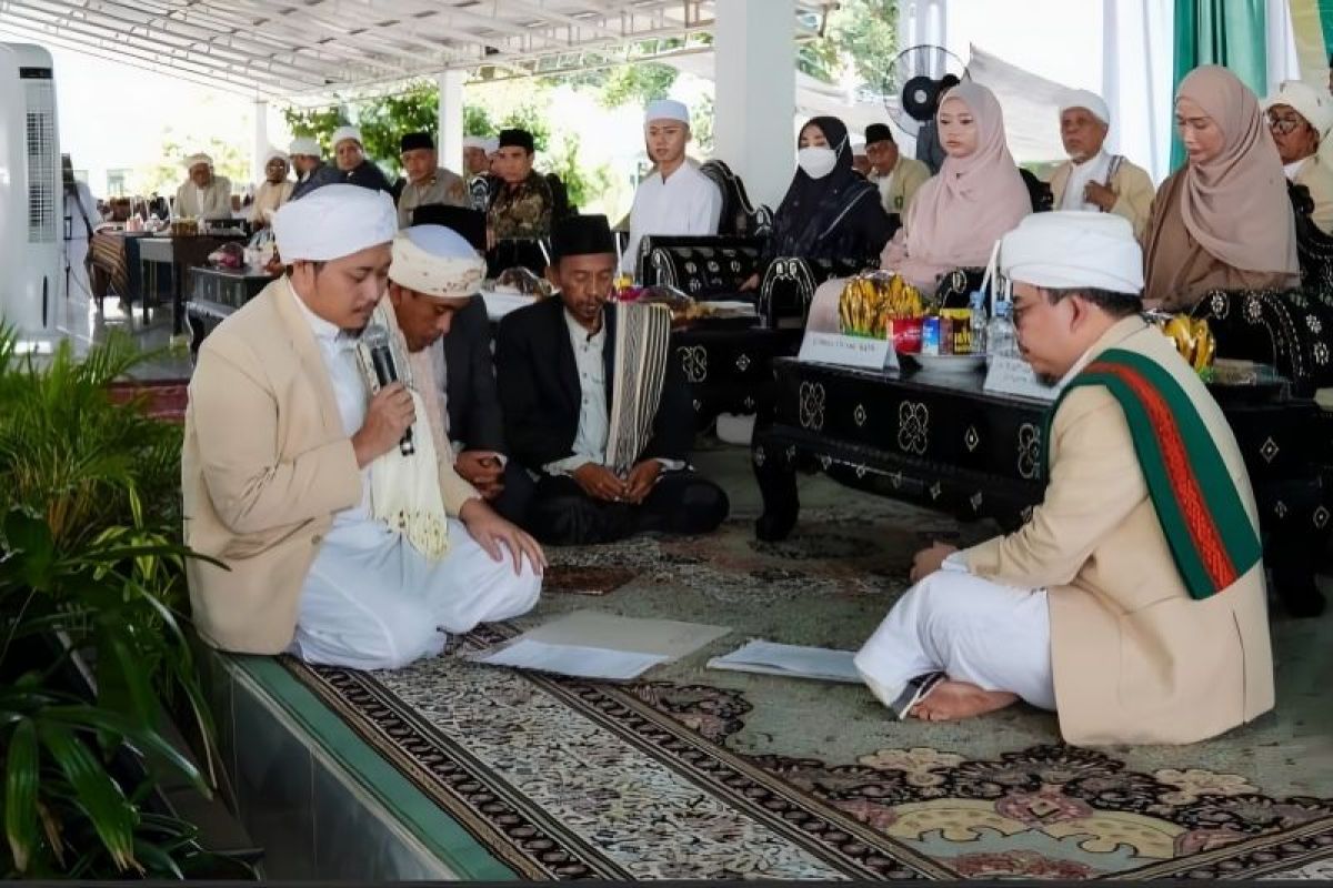 968 Mahasiswa Baru MDQH NW Anjani Ikuti Prosesi Serah Mayung Sebungkul
