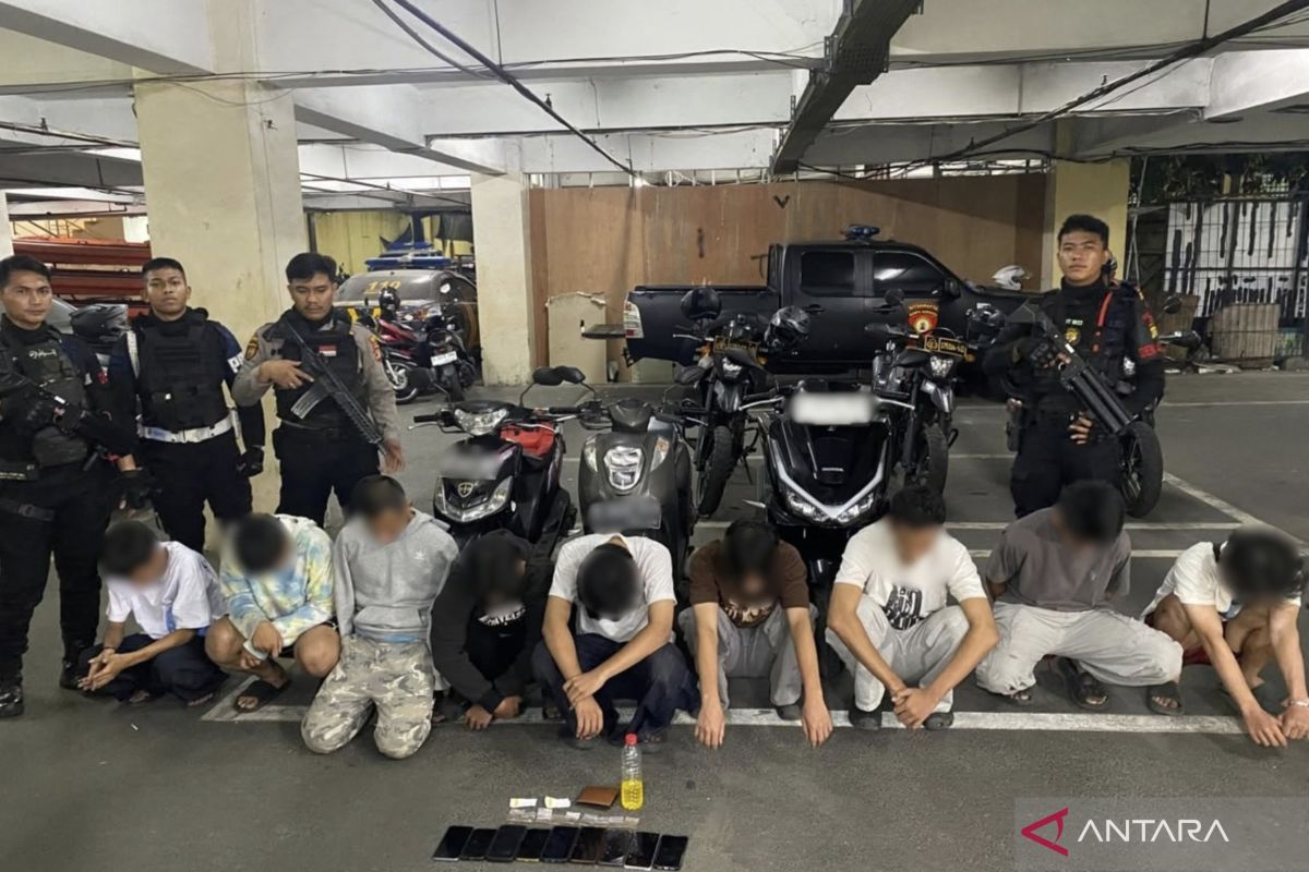 Polisi amankan sembilan pemuda pengguna tembakau sintetis di Jaktim — NadiKabar.com