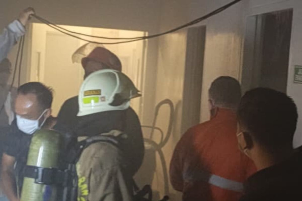 61 personel padamkan kebakaran lantai dasar hotel di Karet Kuningan — NadiKabar.com