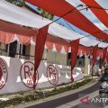 Lorong bendera Merah Putih di Tasikmalaya.