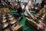 Alunan Gamelan Dan Sinden Asal Budapest Pukau Publik Ceko