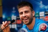 Pique Dibawa Barca Ke markas Celtics