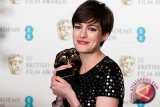 Anne Hathaway santai jelang Oscar