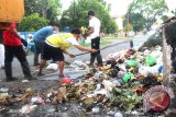 Pemkab Barut Olah Sampah Menjadi Kompos 