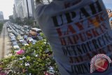 Arus lalu lintas dialihkan pada Hari Buruh picu kepadatan