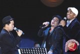  Blue Mosque Inspirasi Lagu Sandhy Sondoro