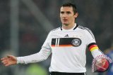  Klose Cedera