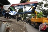 Reklame Langgar Median Jalan Akan diturunkan   